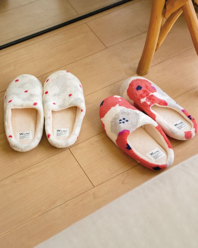 足元あったかルームシューズ🫧

かわいいテキスタイルデザインの
ルームシューズは手触りふわふわあったか素材⭕️

柄は全部で６種類。
お気に入りの柄で心も体もぽかぽかに過ごしませんか🧡

#wpc
#wpcpatterns
#wpc_worldparty
#心にいつも晴れもよう
#ライフスタイル
#暮らしを楽しむ
#贈り物
#ギフト
#テキスタイル
#ルームシューズ
#温活
#wpcpatterns_official 
@wpc_official
