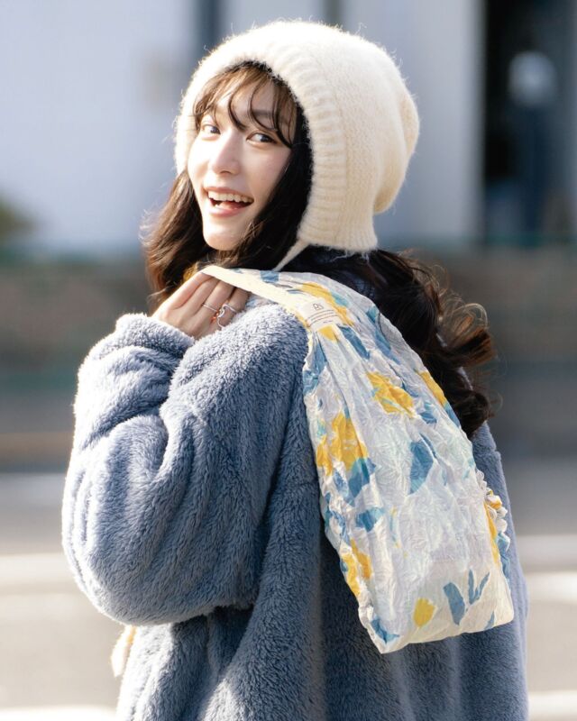 クシュっとした見た目が可愛い！❤️
エコバッグとしても大活躍のしぼりバッグ☀️

折り畳み不要で、入れたものに合わせて自由自在に伸び縮み！
マチを気にせず使えるので、どんなものでもすっぽりフィット👏

約30gと軽量で、使わない時はクシュっと小さくなるので、気軽にバッグに入れておける優れものです！🙆‍♀️
 
#wpc
#wpcpatterns
#wpcpatterns_official 
#エコバッグ
#サブバッグ
@wpc_official