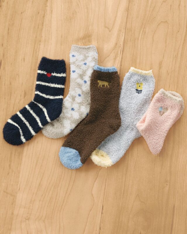 連日寒い日が続きますね❄️

足元の冷え対策にあったかソックスがオススメ🧦

カラーリングやワンポイント刺繍がかわいい「ムームールームソックス」。
もちもちの柔らかい生地が足元をあっためながらも華やかにしてくれます🤍

#wpc #wpcpatterns #wpcpatterns_official  #ルームソックス 
#温活 @wpc_official